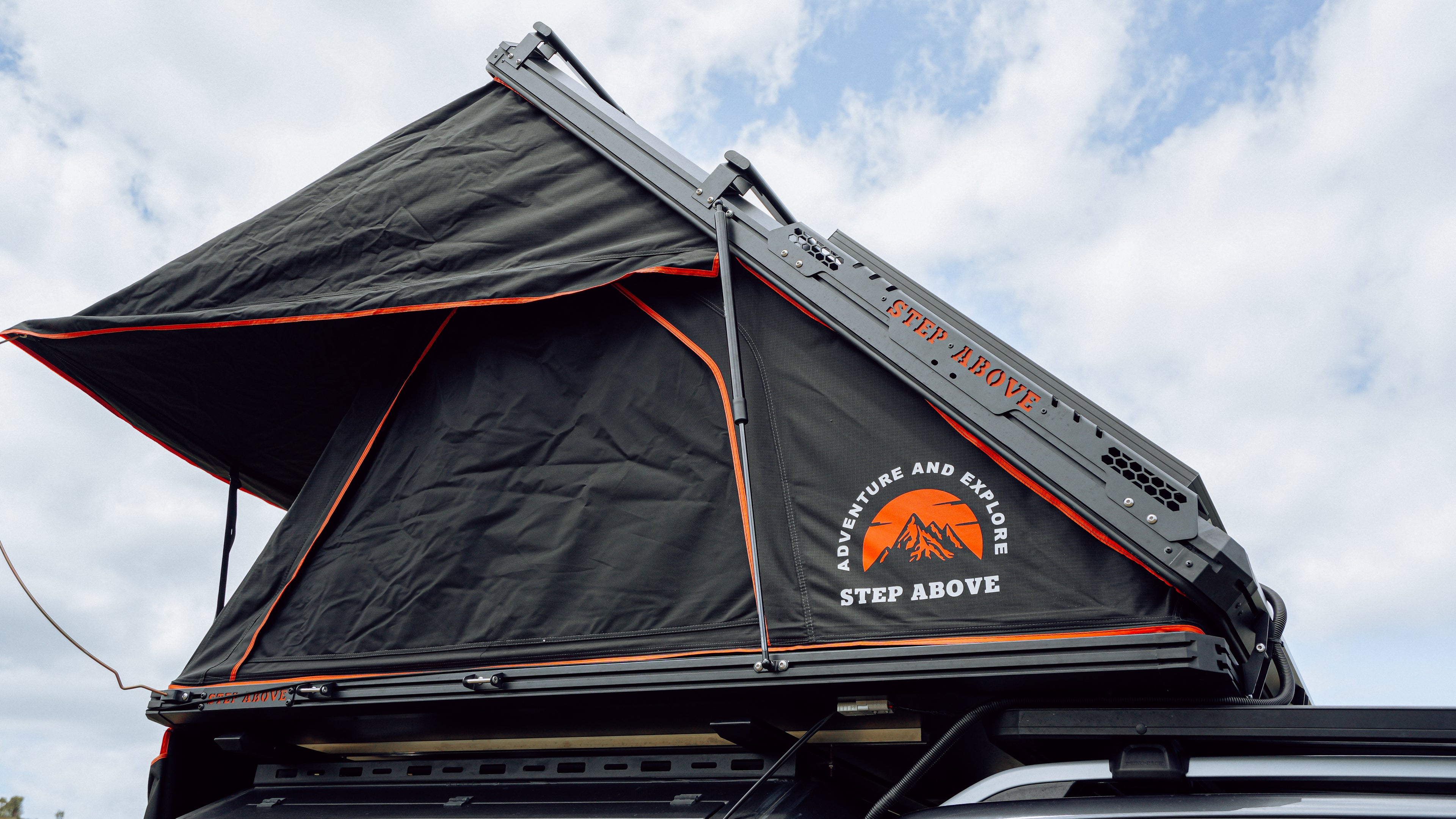 V9 Rooftop Tent + 230W Solar (February)